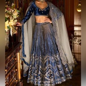 Lashkaraa Blue Velvet Lehenga